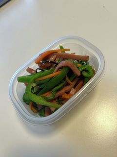 ソーセージとピーマンの塩昆布炒め-レシピのメイン写真