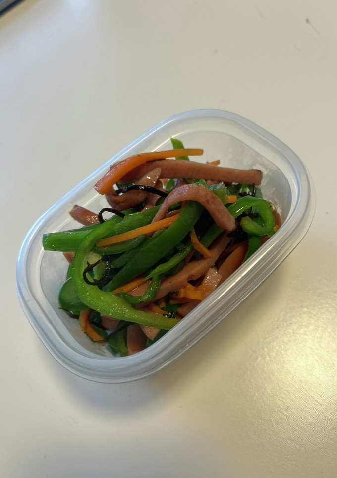 ソーセージとピーマンの塩昆布炒め-レシピのメイン写真