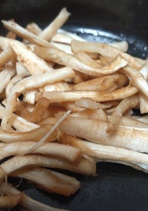 簡単美味・椎茸の軸のバター醤油和え-レシピのメイン写真