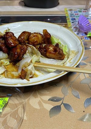鳥の黒酢あんレタスと揚げ新玉ねぎ-レシピのメイン写真