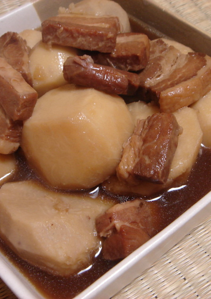 市販の豚角煮からいい味が　豚と里芋の煮物-レシピのメイン写真