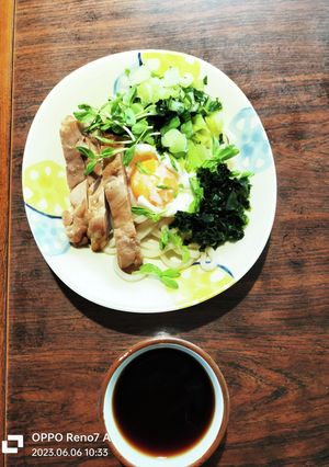 チキンと青菜の温玉ぶっかけうどん-レシピのメイン写真