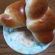 手捏ねのバターロール