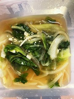 レタスと玉ねぎのスープ-レシピのメイン写真
