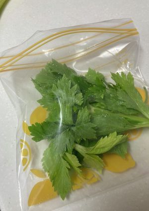 捨てないで♪セロリの葉っぱ活用-レシピのメイン写真
