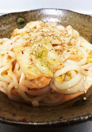 5分で完成！こってり冷製マヨキムチうどん-レシピのメイン写真