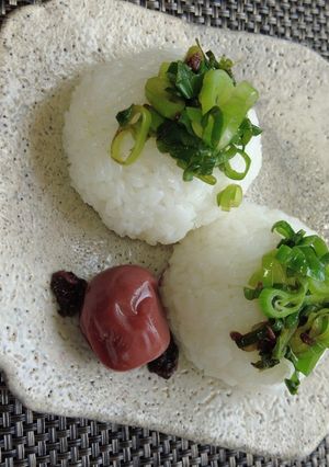 青ねぎと醤油もろみのおにぎり-レシピのメイン写真
