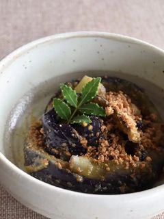 レンジで簡単♪蒸しナスの金ごま和え-レシピのメイン写真