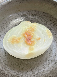 新玉葱のレンジ蒸し(味噌味)-レシピのメイン写真