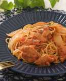 トマト味のチキンとトマトクリームのパスタ
