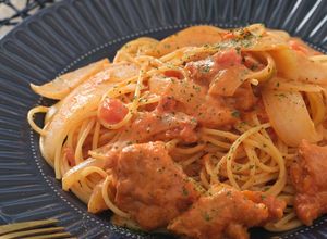 トマト味のチキンとトマトクリームのパスタ-レシピのメイン写真