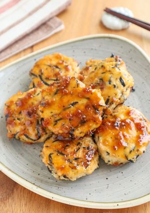 簡単♡ひじき入り鶏つくねの梅照り焼き-レシピのメイン写真