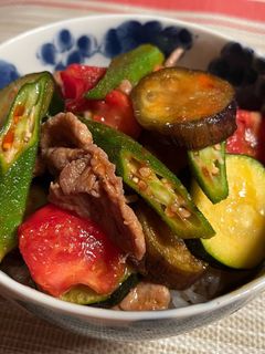 【夏バテ予防】夏野菜の甘辛スタミナ丼-レシピのメイン写真