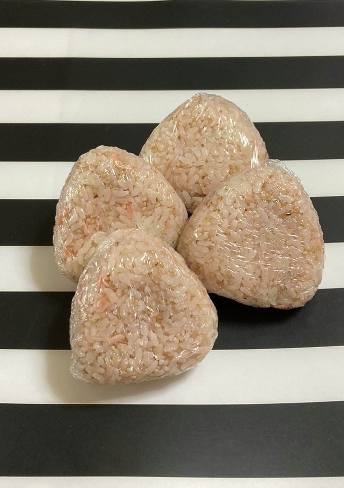 干しエビ・ゴマの炊き込みご飯 白だし使用-レシピのメイン写真