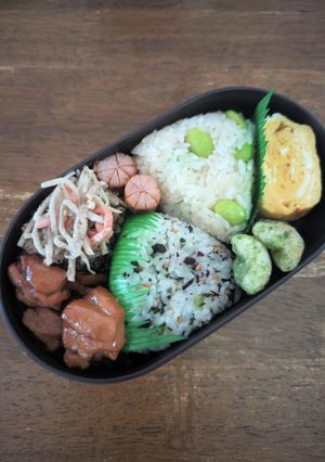 JK☆お豆おにぎり＆梅ワカメおにぎり♪-レシピのメイン写真