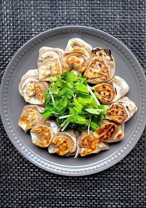 肉味噌と大根の餃子　セロリ菜添え-レシピのメイン写真