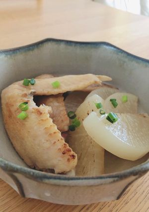 旨みじゅわ〜☆手羽先と大根のうま煮-レシピのメイン写真