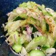 きゅうりとセロリとホムデンのサラダ