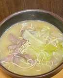 レバーとレタスでサッポロ一番塩ラーメン