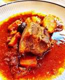 豚三枚肉　デミソグラスソース煮込み