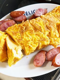 卵焼き器で、朝のオムレツ(塩卵焼き)-レシピのメイン写真
