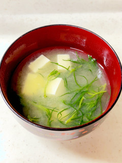おかひじきと豆腐の味噌汁^^-レシピのメイン写真