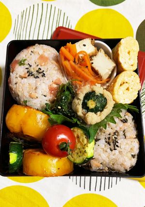 6/13 よっちゃん鮭おにぎり弁当-レシピのメイン写真