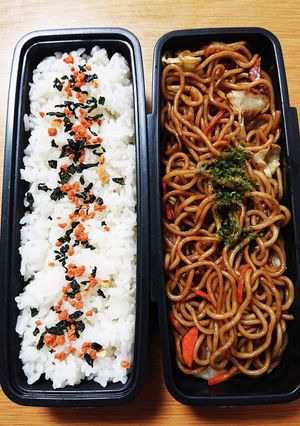 R5/6/15 焼きそば弁当。-レシピのメイン写真