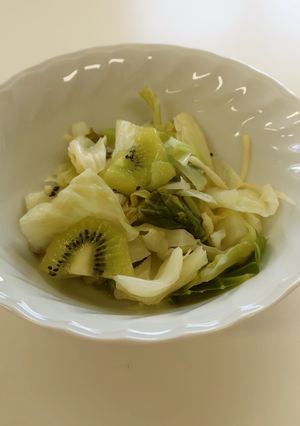 【減塩】キャベツとキウイの甘酢和え-レシピのメイン写真