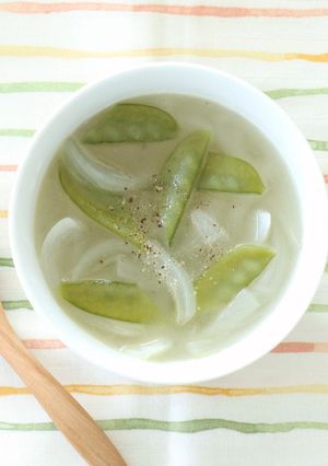 子ども喜ぶ！さやえんどうと玉ねぎのスープ-レシピのメイン写真