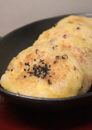朝昼夕おやつ♪美味♪赤飯とじゃが芋のお焼-レシピのメイン写真