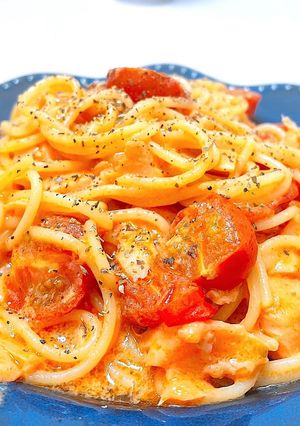 超簡単！鮭とトマトのピリ辛クリームパスタ-レシピのメイン写真