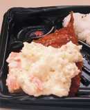 “胡麻豚カツソース鯵フライサラダ色々”