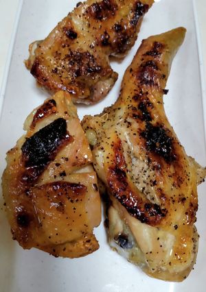 骨付き鶏もも肉のニンニクたっぷり焼き♡-レシピのメイン写真