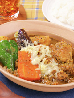 骨つき鶏のオニオンチーズスープカレー-レシピのメイン写真