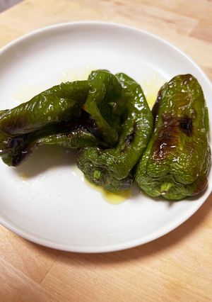 ただ焼くだけ！！ピーマンの丸ごと焼き-レシピのメイン写真