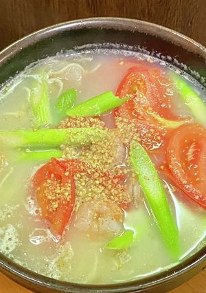 トマトとアスパラでサッポロ一番塩ラーメン-レシピのメイン写真