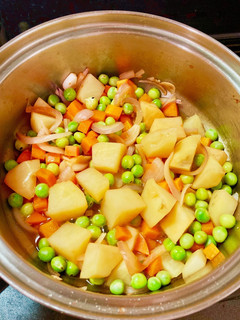えんどう豆のトマト煮込み♪-レシピのメイン写真