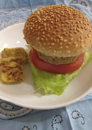 手作りハンバーガーと卵焼きを添えて-レシピのメイン写真