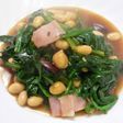 豆水煮とほうれん草との炒め物。