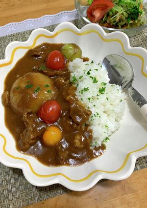 牛スジと丸ごと玉ねぎのカレー♪-レシピのメイン写真