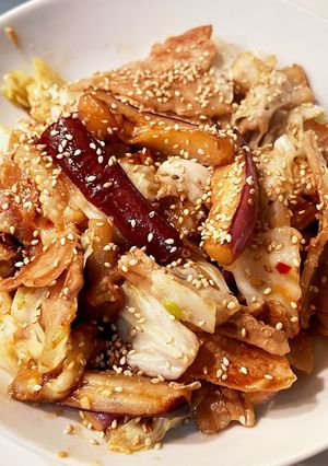 茄子とキャベツと豚肉の甘辛味噌炒め-レシピのメイン写真
