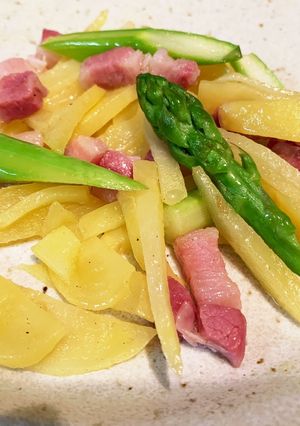 ポテトとアスパラ、パンチェッタ炒め-レシピのメイン写真