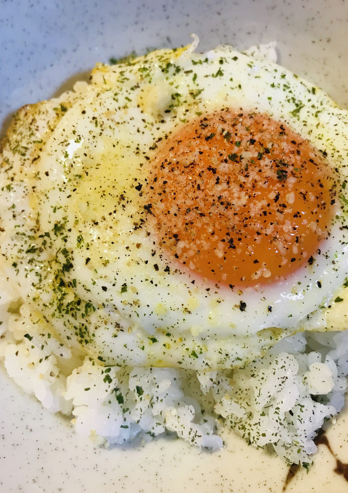 毎日のしろごはん●チーかけ目玉焼きごはん-レシピのメイン写真