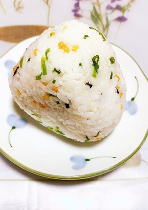 ぶぶあられ入りおにぎり-レシピのメイン写真