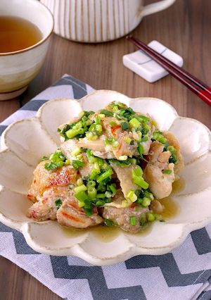 お箸がすすみすぎる♪塩麹のネギ塩チキン-レシピのメイン写真