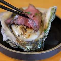 A picture of 最強コンボ！牡蠣×ローストビーフ！.