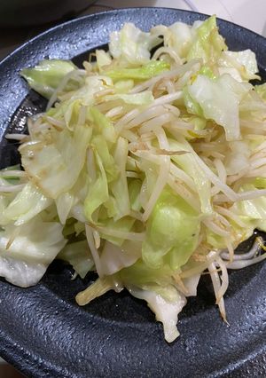 超シンプルな　キャベツともやしの炒め物-レシピのメイン写真