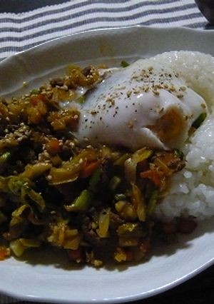 余り野菜炒め　温泉タマゴ添え-レシピのメイン写真