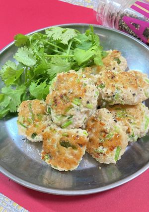 【鶏ひき肉】パクチーで低脂質つくねバーグ-レシピのメイン写真